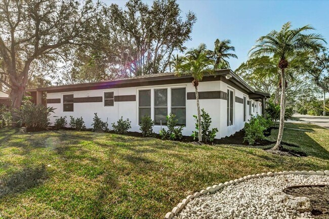 Building Photo - Fully Remodeled Snell Isle Luxury Home - Available for Rent or Purchase!