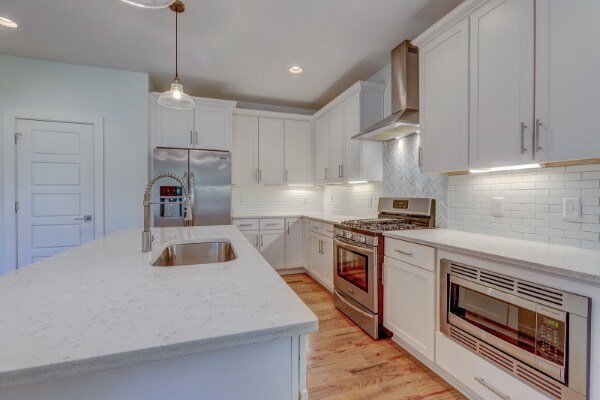 Building Photo - 324 Queen Ave