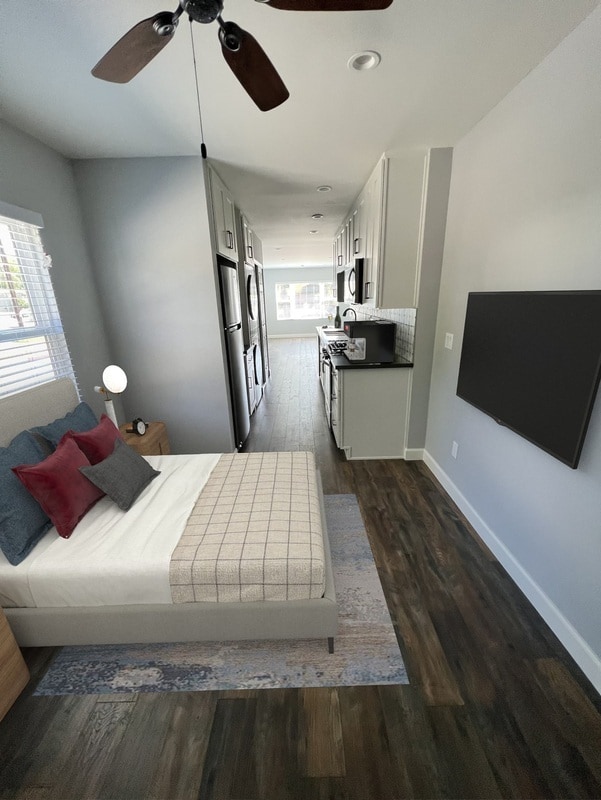 Building Photo - 1803 E Chevy Chase Dr