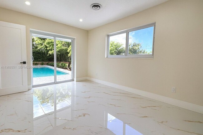 Building Photo - 3801 NE 16th Terrace