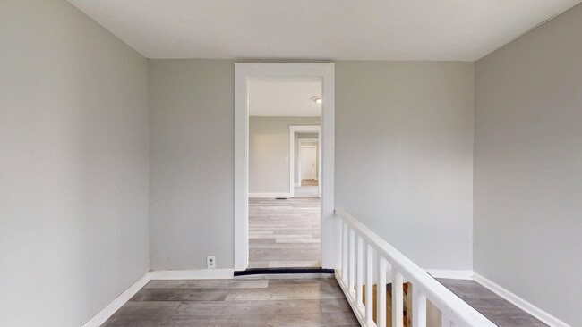 Building Photo - Lorain/W.73 neighborhood, updated 3 bed/1 bath single family house.