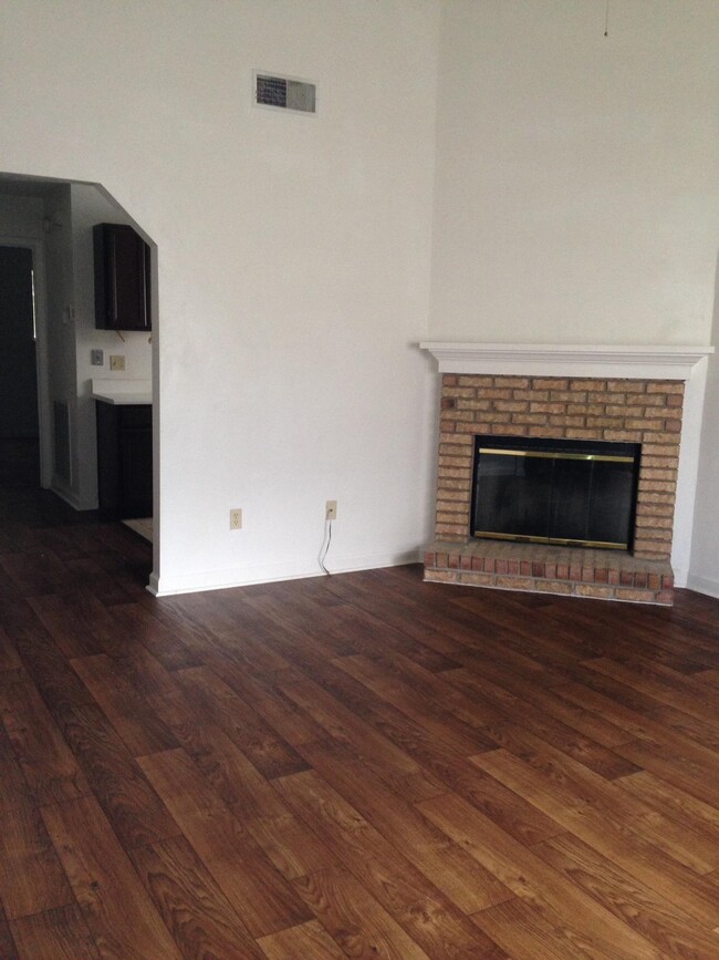 Building Photo - 2901 Richview Park Cir S