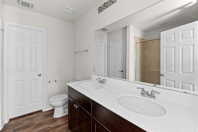 Building Photo - 457 Bedford Falls Ln