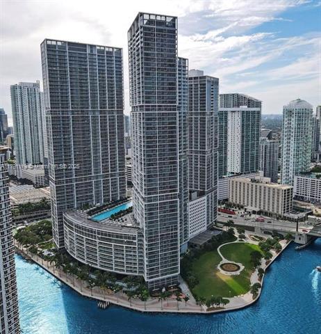 Building Photo - 495 Brickell Ave