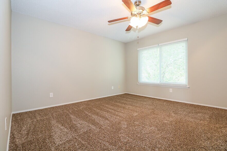 Building Photo - 5212 Creek Valley Dr