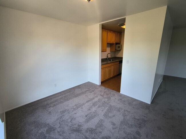 Building Photo - TOP FLOOR 1BD/1BATH Condo Available For Rent at the Watergate Community in Emeryville!!!!