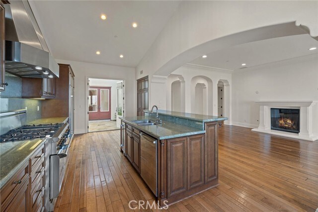 Building Photo - 30 Surfspray Bluff