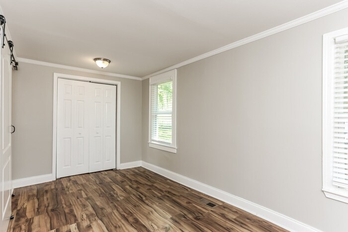 Building Photo - 500 Oak Branch Ct