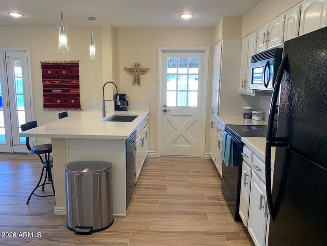 Building Photo - 3018 S Dromedary Dr