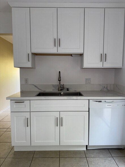 Building Photo - 4099 Liberty Canyon Rd