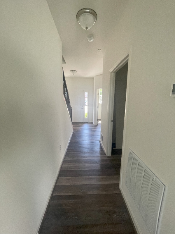 Building Photo - 273 Thompson Ave