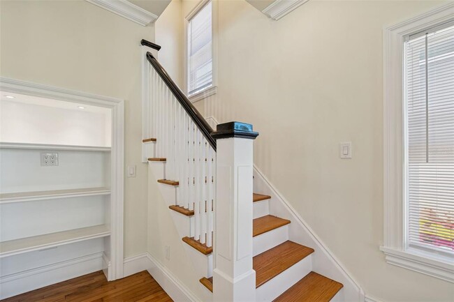 Building Photo - 344 21st Ave NE