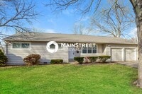 Building Photo - 3 Bedroom Pet-Friendly Home in Shawnee, KS...