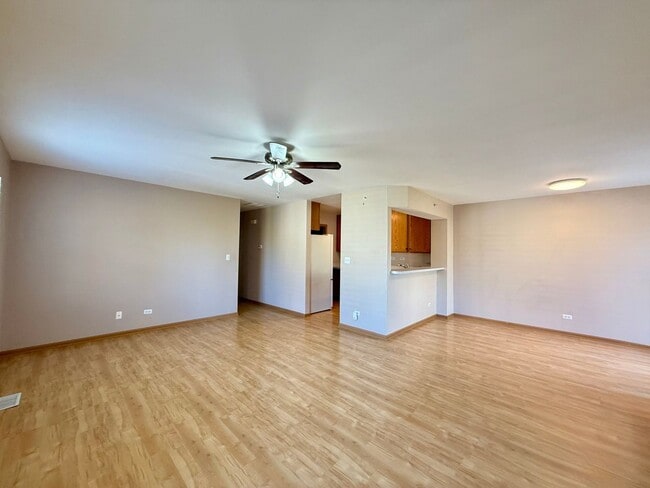 Building Photo - 616 Windsor Dr