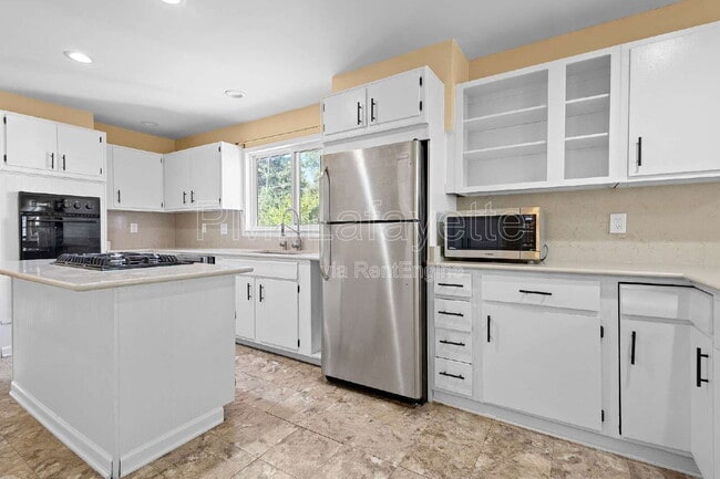 Building Photo - 2241 Indian Trail Dr
