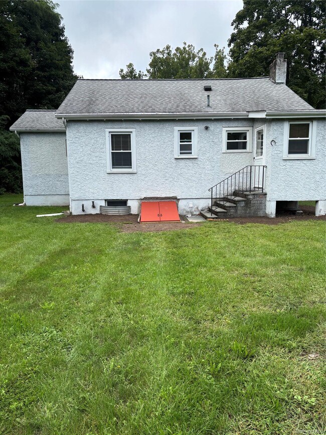 Building Photo - 1064 NY-17