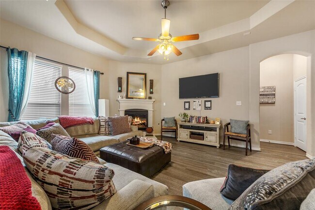 Building Photo - 932 Lake Cypress Ln