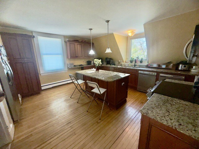 Building Photo - 81 Church St