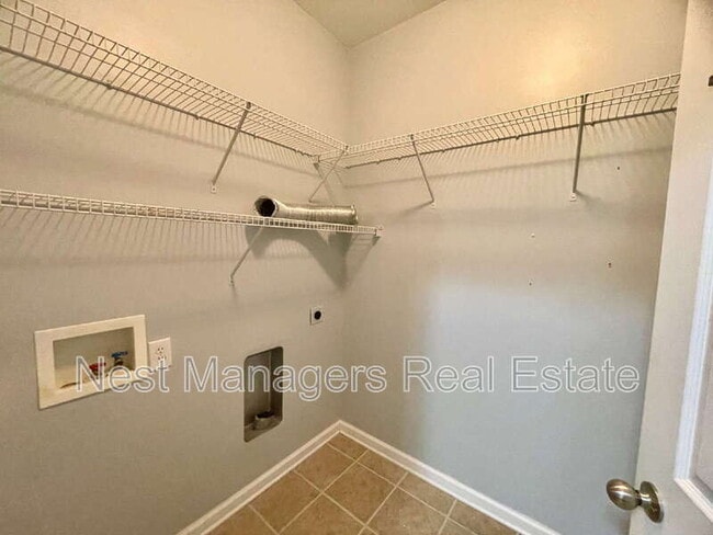 Building Photo - 635 Marshtree Ln