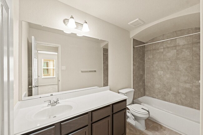 Building Photo - 16401 Olive Sparrow Dr