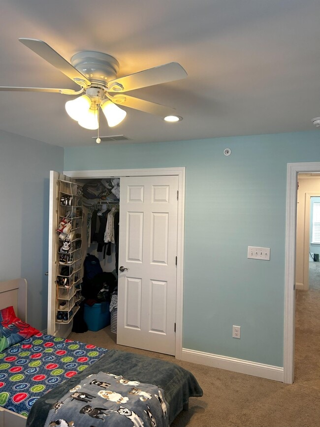 Building Photo - 16760 River View Cir