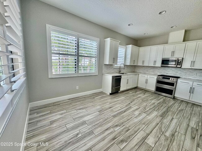 Building Photo - 7103 Vista Hermosa Dr