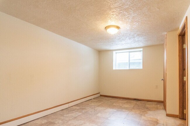 Building Photo - 3424 NE 79th Ave