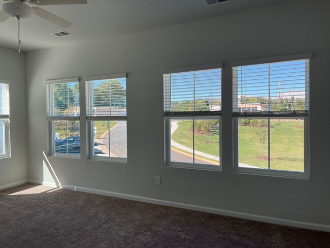 Building Photo - Brand New 3/3 Move In Ready Now!