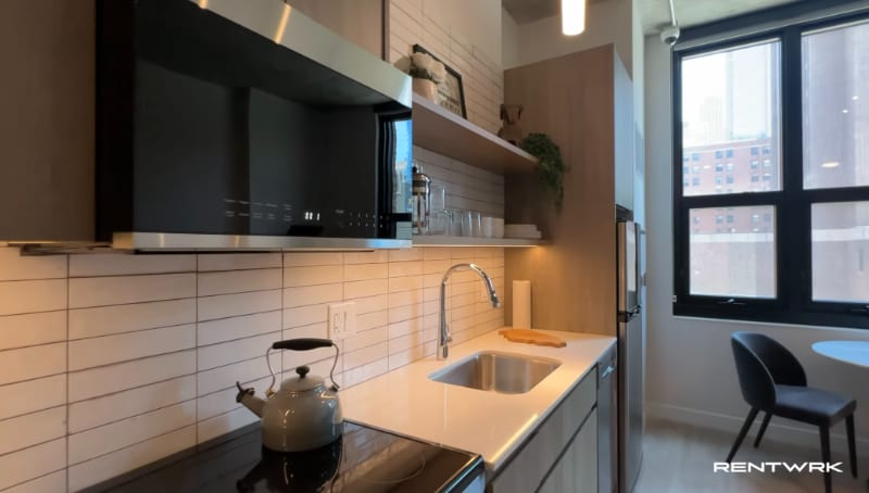 Building Photo - 809 N Wells St