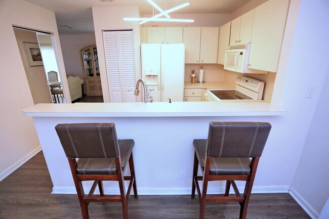 Building Photo - 7265 SW 42nd Ct