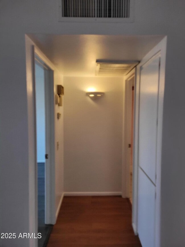 Building Photo - 10060 W Royal Oak Rd