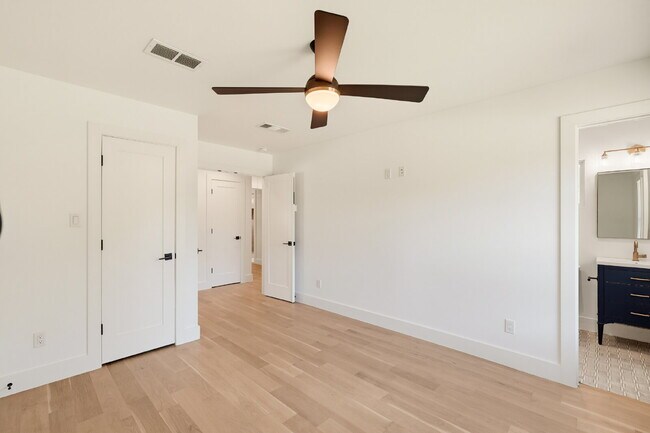 Building Photo - Modern Preston Hollow-Area Home with Resort-Style Services