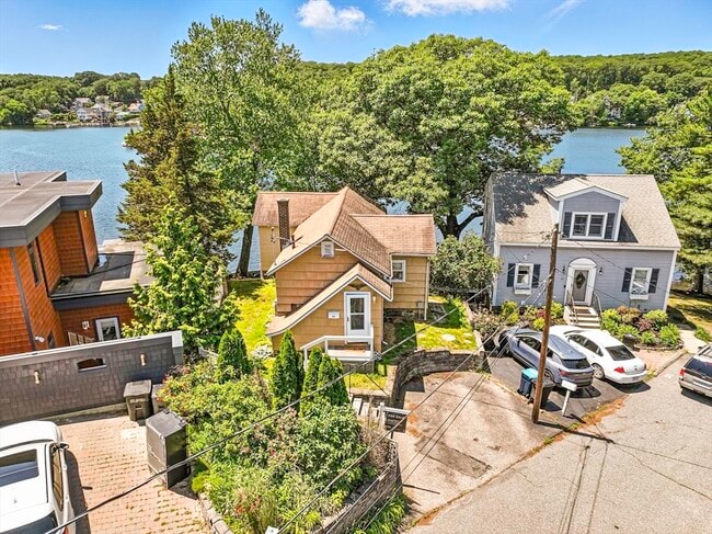 Primary Photo - 35 Canna Dr