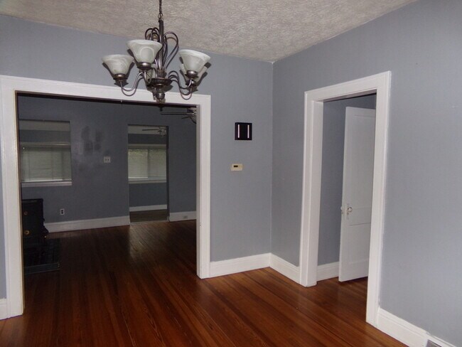 Building Photo - Corner Lot Cape Cod!