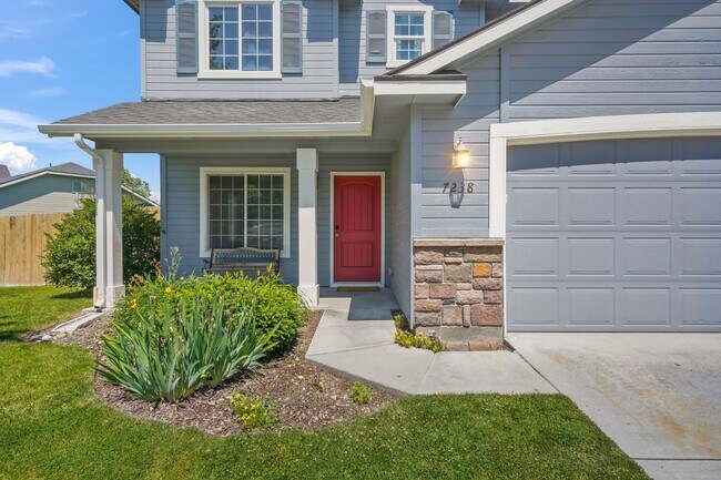 Building Photo - 4bd/2.5ba South Boise Home w/3-Car Garage!