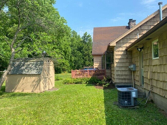 Building Photo - 311 1/2 Washington