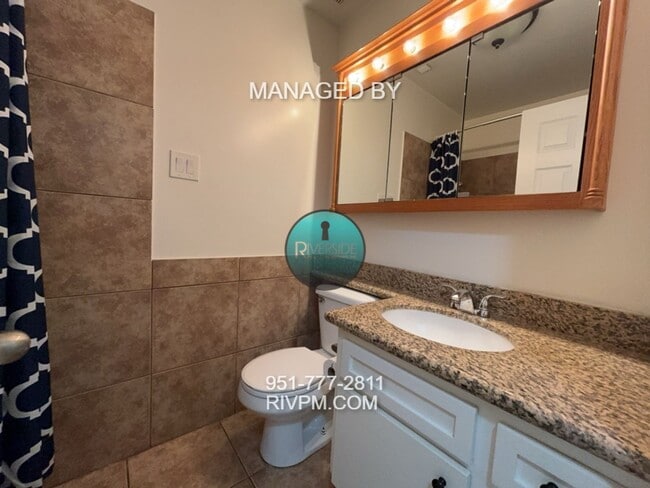 Building Photo - CHARMING 2-BEDROOM CONDO FOR RENT IN RIVER...