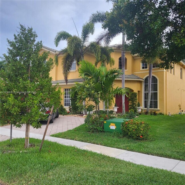 Building Photo - 5029 Forest Dale Dr