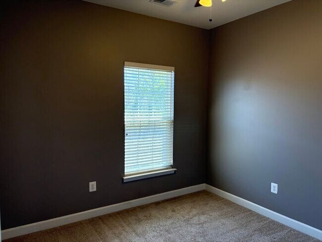 Building Photo - 8302 Gibbs Way