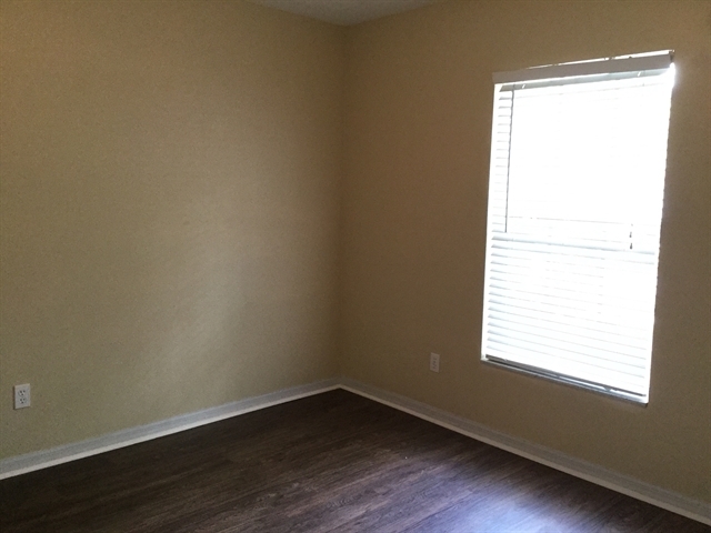 Building Photo - 832 Forestwood Dr