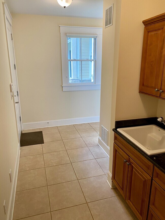 Building Photo - 65 Orvis Stone Cir
