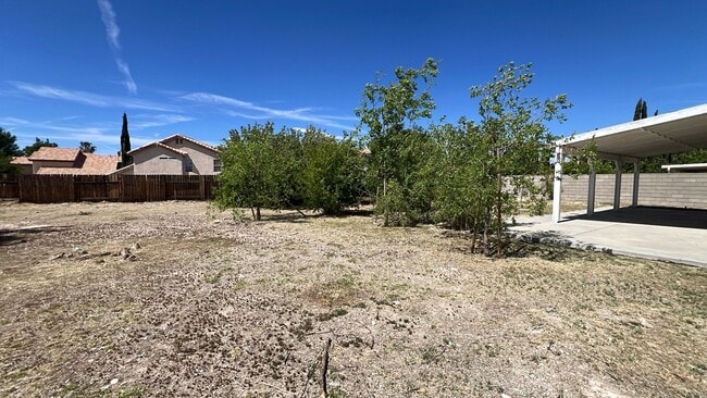 Building Photo - West Lancaster Home