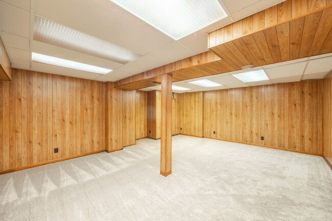 Building Photo - Beautiful 2 Bedroom, 2 Bathroom Townhouse ...