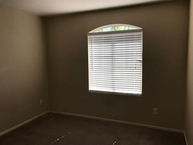 Building Photo - 3 bed/2.5 bath in Mountains Edge 89178