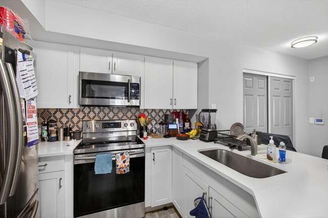 Building Photo - 4211 San Marino Blvd