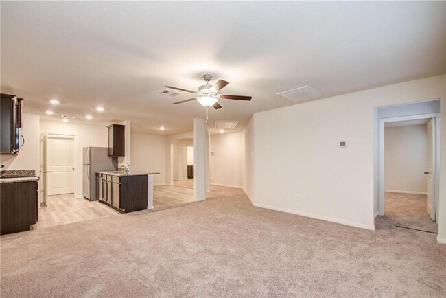 Building Photo - Charming 3BR House in Cleveland