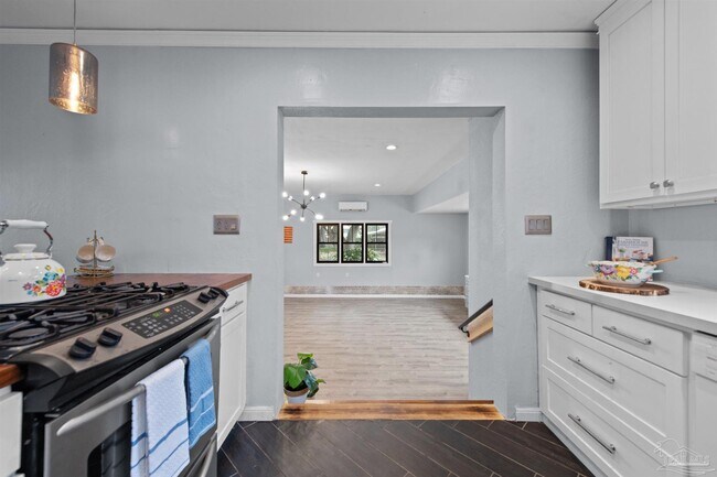 Building Photo - 1111 S Old Corry Field Rd