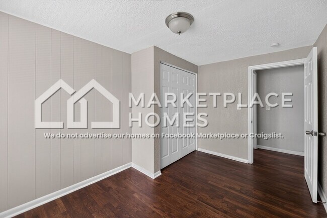 Building Photo - 1110 Pinkston St