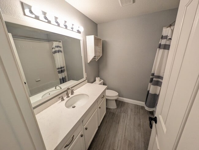 Building Photo - 10465 Warwick Falls Ct