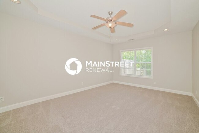 Building Photo - 3 Bedroom Pet-Friendly Home in Corryton, TN with Main Street Renewal